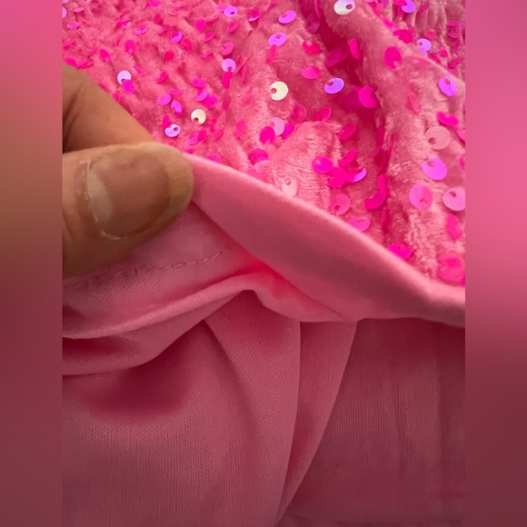 💖 NWOT! Bubblegum Pink Sequins Camisole - Picture 7 of 8